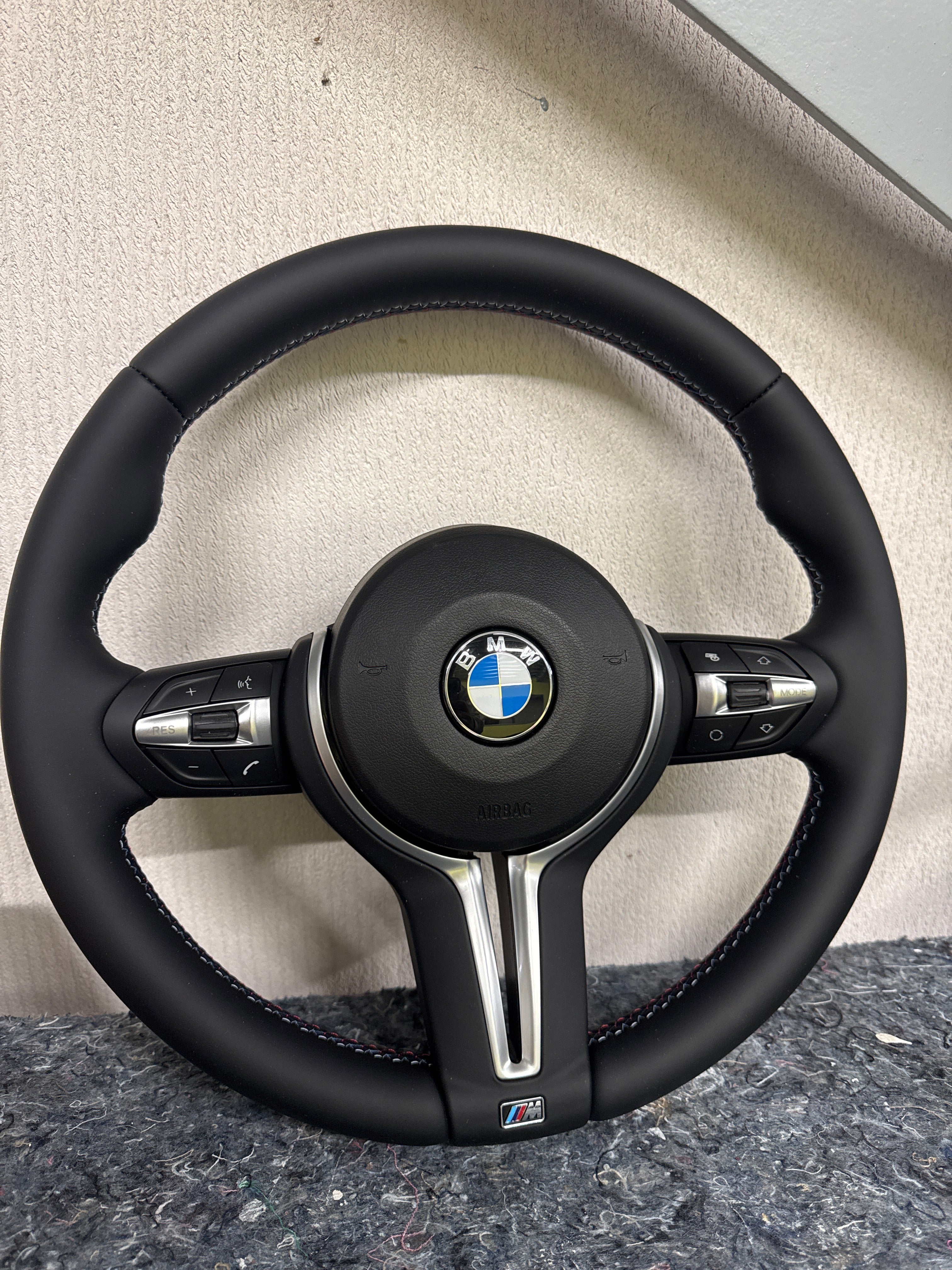 M stuur voor E90/E91/E92/E93/E70/E71/E72/E53/E89/E84/E81/E87/E82/E88